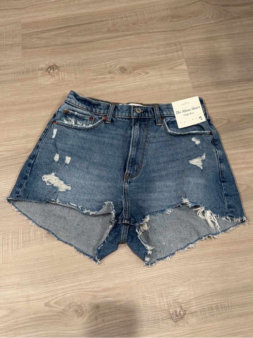 Women’s Abercrombie Curve Love High Rise Mom Short - Size 28